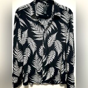 H&M Black & White Print Slim Fit L/S Lightweight Shirt Size M